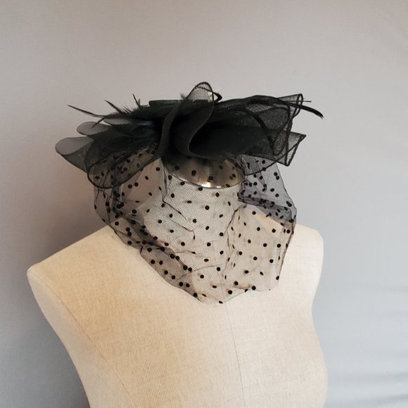 Feather Veil Mesh Hat - Picture 4 of 5